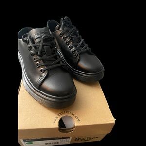 Dr Marten’s Lowtop shoes